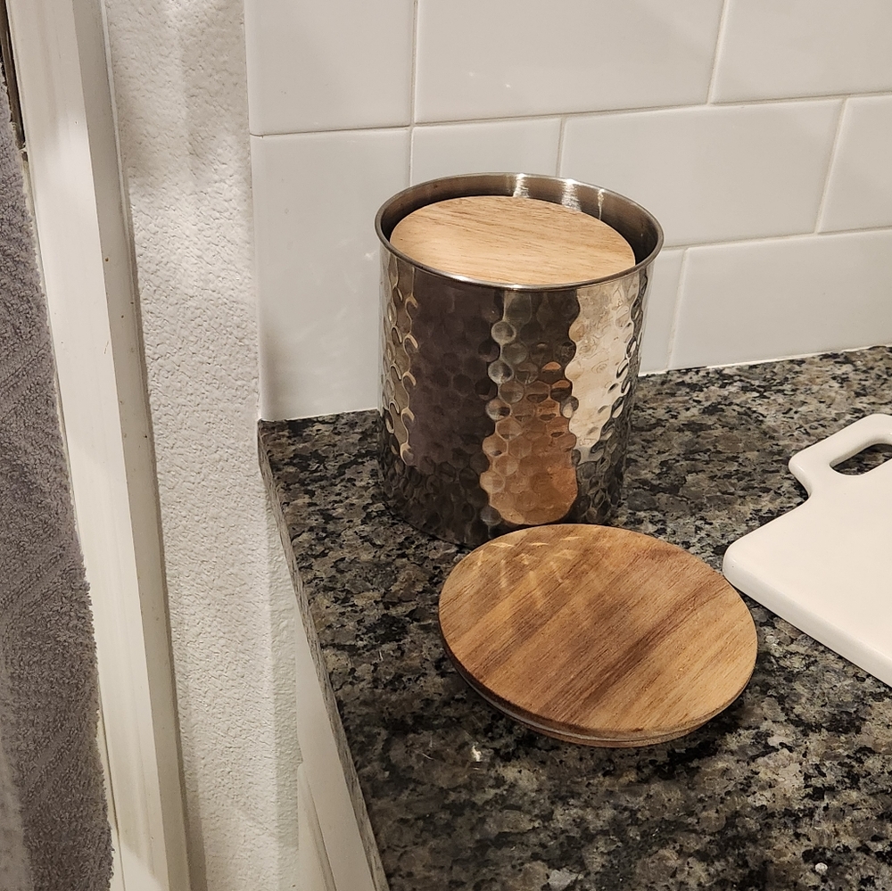 Uncommon James, Set Canisters with Wooden Lids - Picture 3 of 4